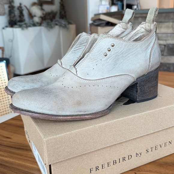 Freebird by Steven Sadie boots in the color Ice - Picture 4 of 16